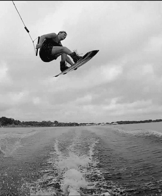 Trick Tips: 360 Reverse off the White Water - The Surfing Handbook